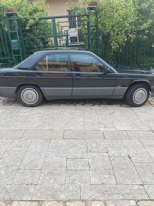 Usata Mercedes 190 109 CV (80 kW) 1992 Nero Berlina