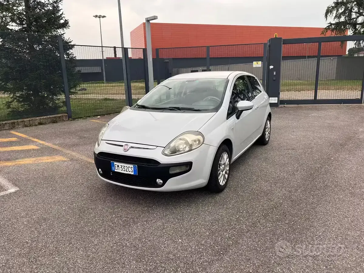 Usata Fiat Punto Evo Dynamic 69 CV (50 kW) 2012 Utilitaria