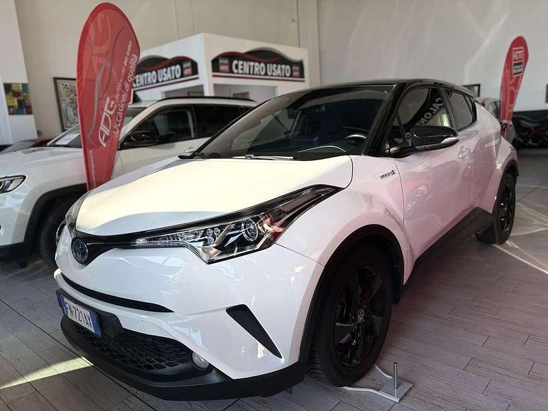 Usata Toyota C-HR 98 CV (72 kW) 2018 Bicolore bianco e nero SUV