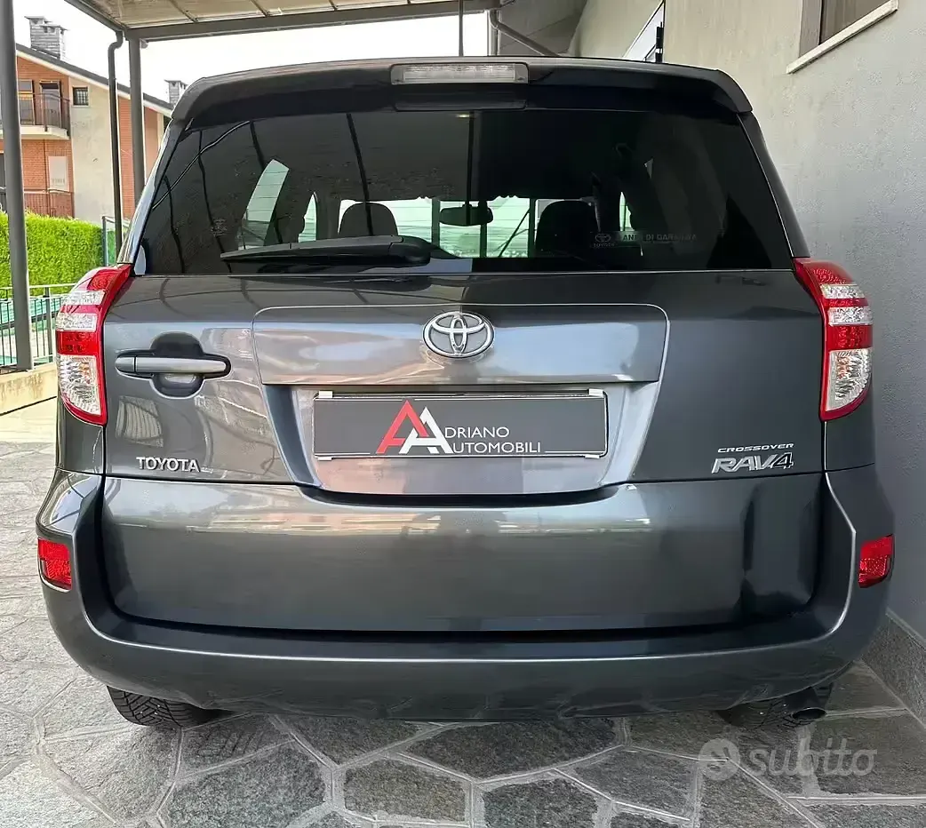 Usata Toyota RAV4 Sol 150 CV (110 kW) 2009 Nero SUV