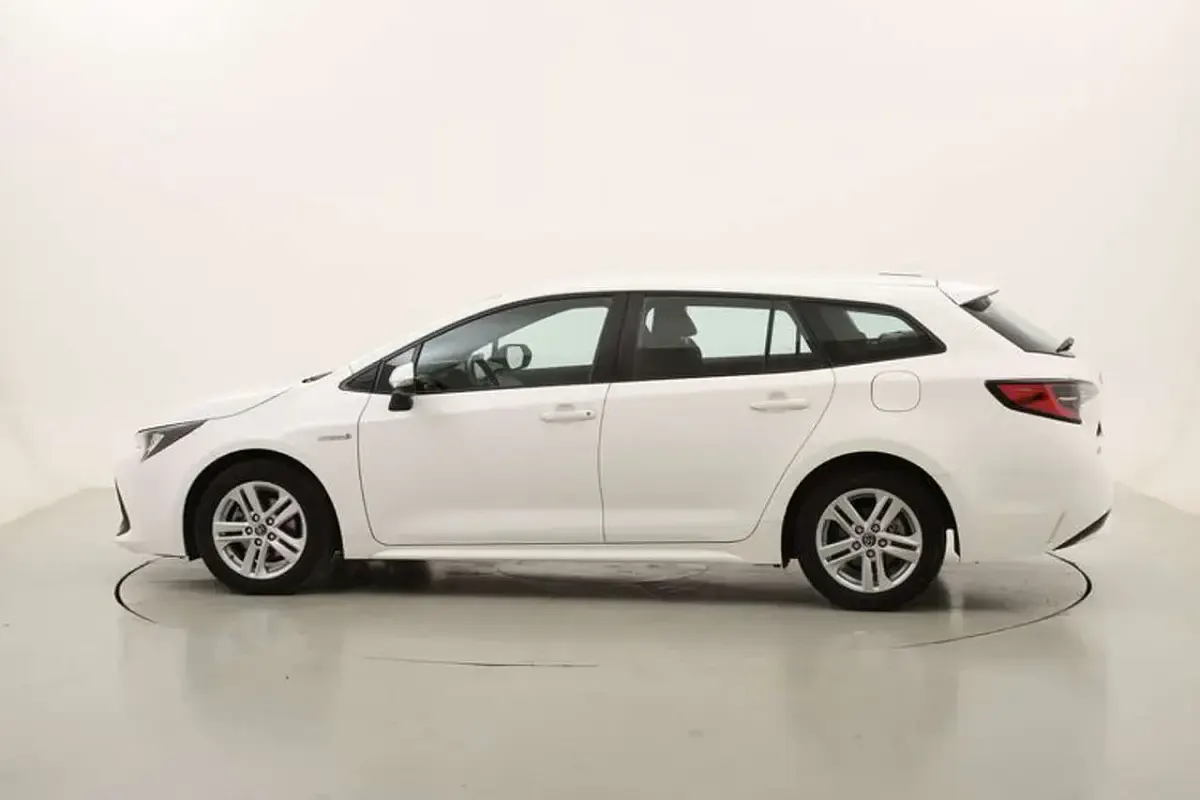 Usata Toyota Corolla Business Edition 122 CV (89 kW) 2019 Bianco Station wagon