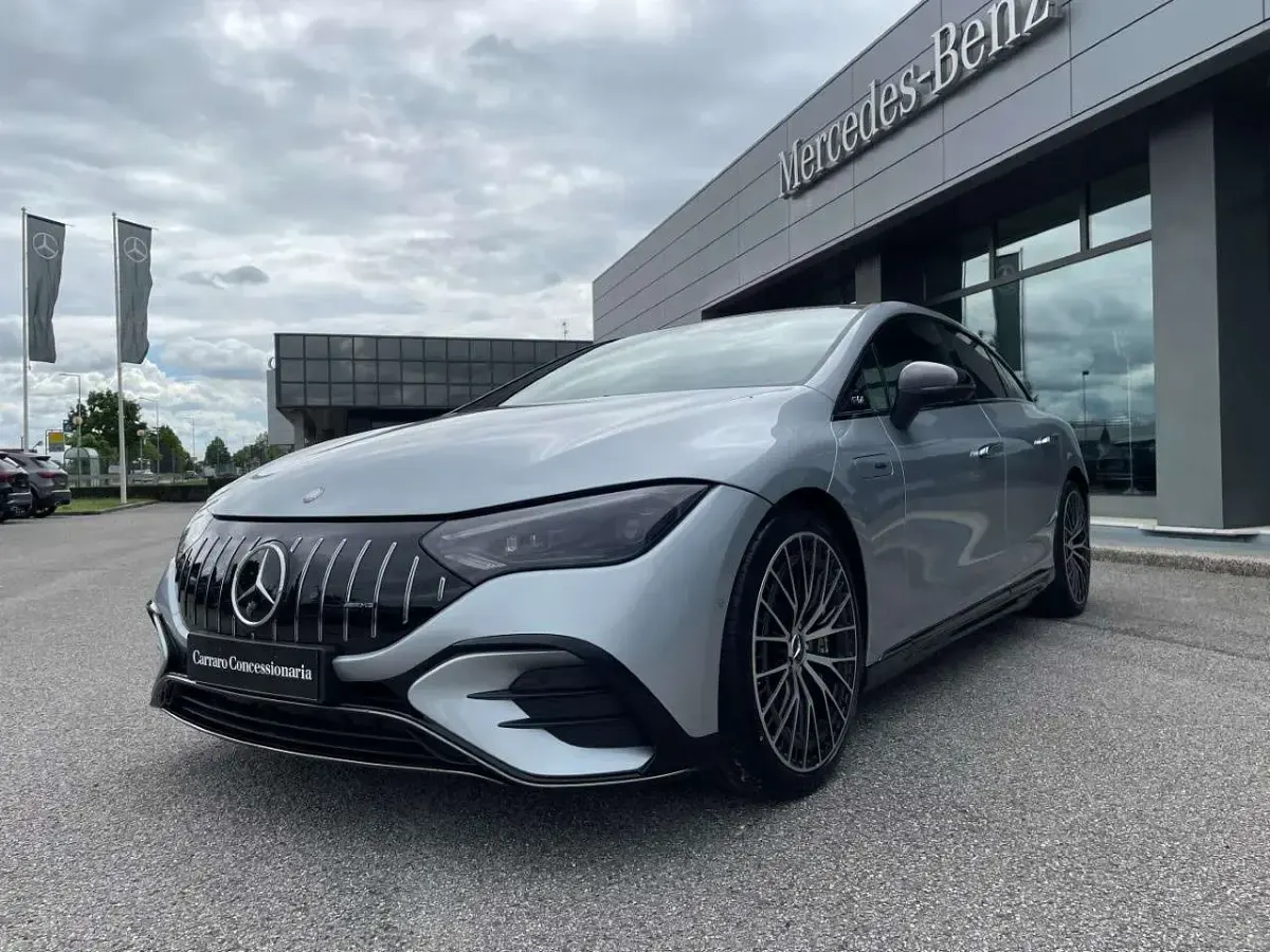 Usata Mercedes EQE AMG 43 AMG 350 kW (476 CV) 2025 Argento hightech Berlina