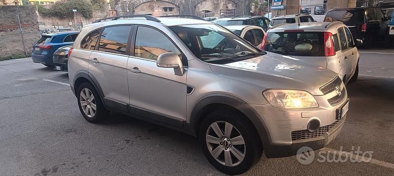 Begagnad Chevrolet Captiva 150 HK (110 kW) 2007 Grå SUV