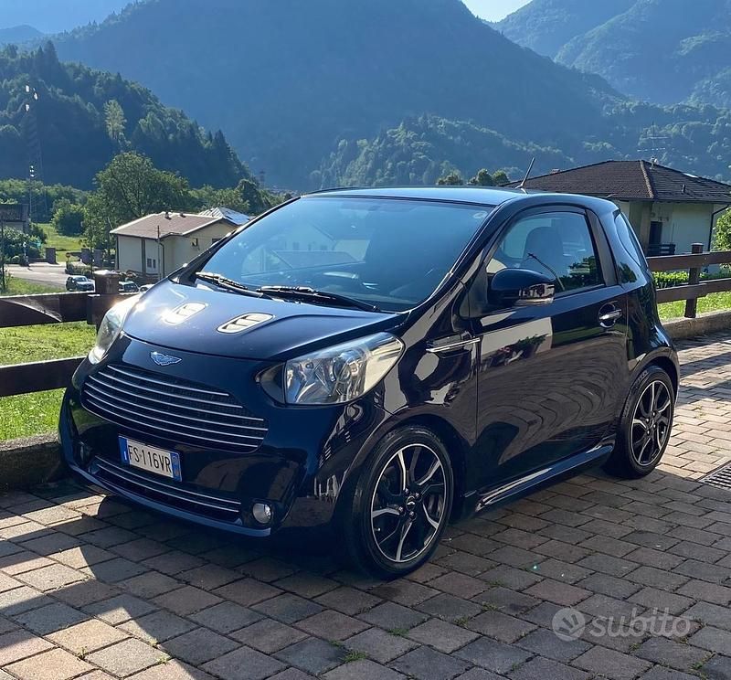 Nero Usata 2013 Toyota iQ Due volumi | 11.500 € (Molto cara) - Immagine 1/4