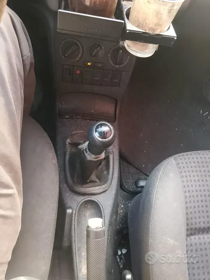 Usata VW Polo 101 CV (74 kW) 2001 Grigio Berlina