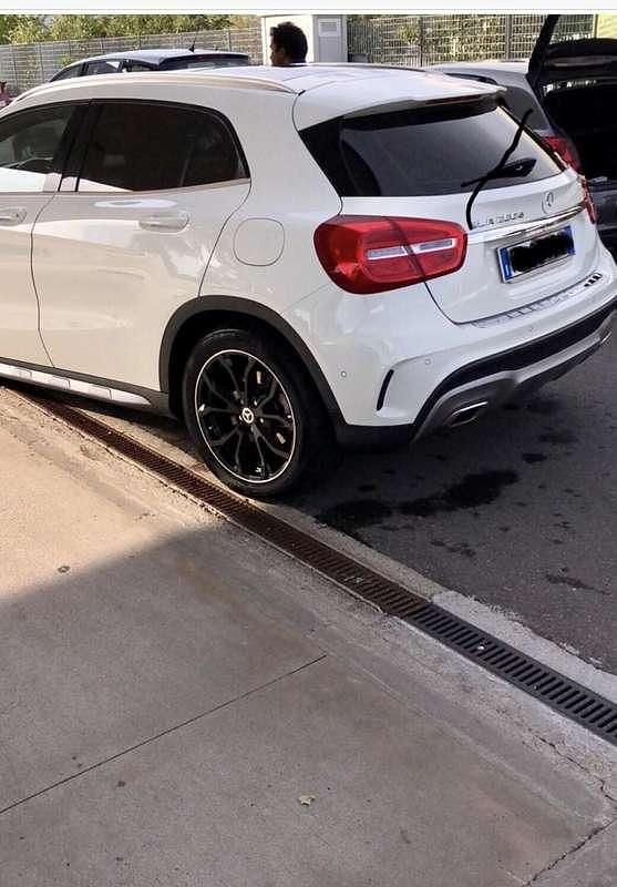 Usata Mercedes GLA200 Premium 136 CV (100 kW) 2016 SUV