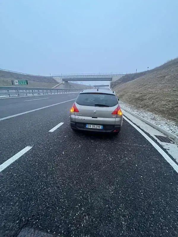 Usata Peugeot 3008 Premium 120 CV (88 kW) 2009 Station wagon
