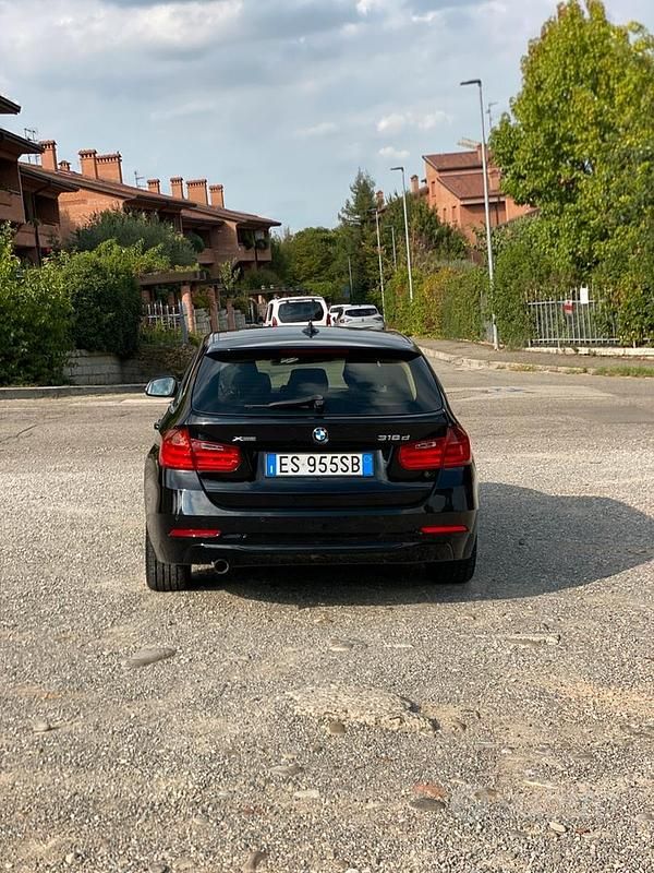 Usata BMW 318 150 CV (110 kW) 2016 Nero Station wagon