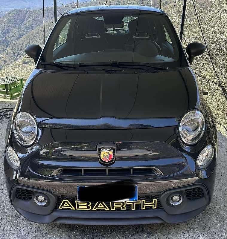 Usata Abarth 695 179 CV (131 kW) 2024 Nero Utilitaria