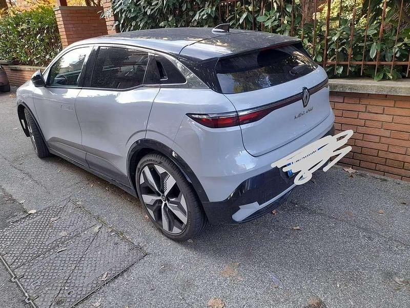 Grigio Usata 2023 Renault Mégane Equilibre Berlina | 25.000 € (Super prezzo) - Immagine 1/4