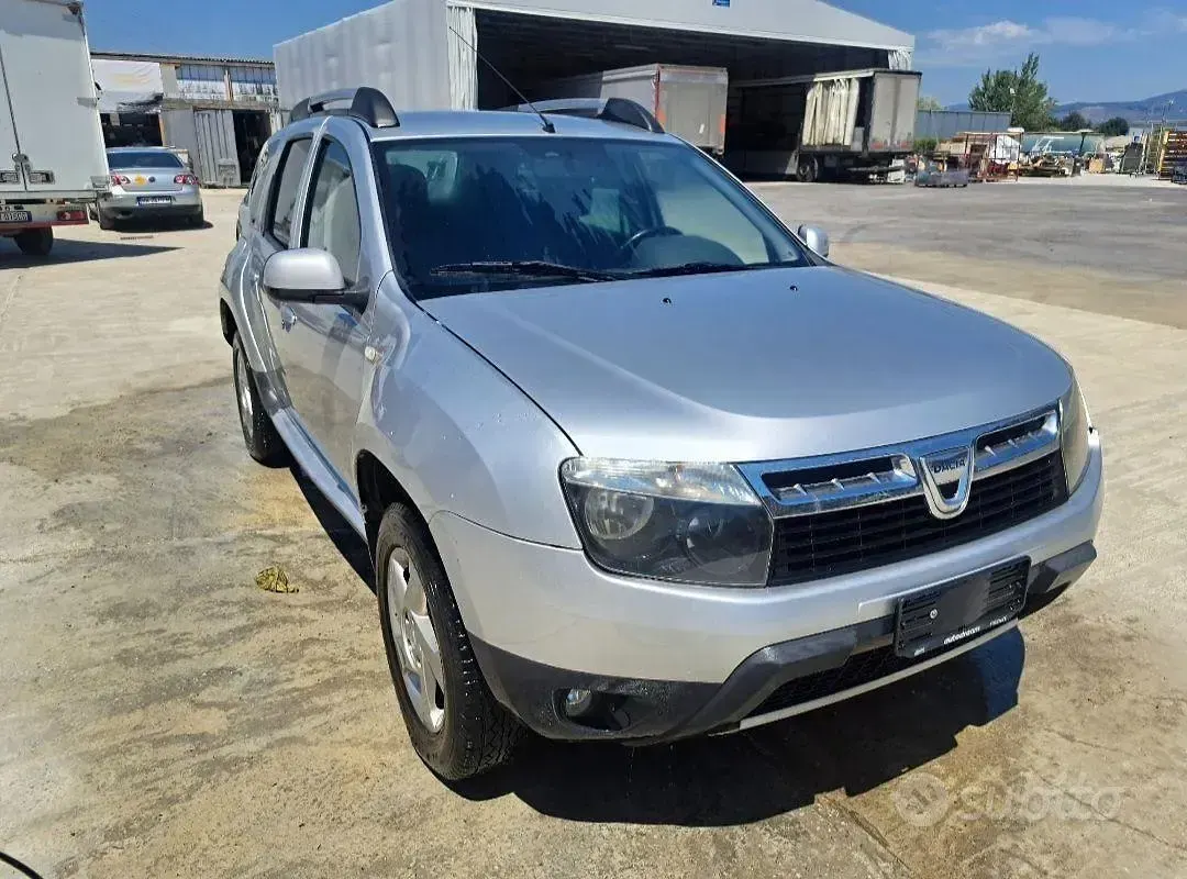 Usata Dacia Duster 110 CV (80 kW) 2011 Grigio SUV
