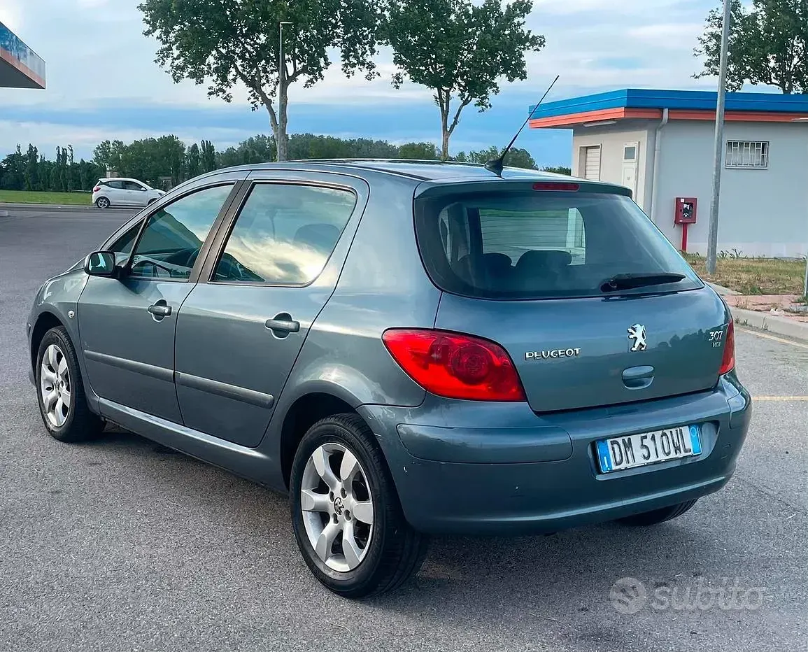 Usata Peugeot 307 90 CV (66 kW) 2008 Grigio Berlina