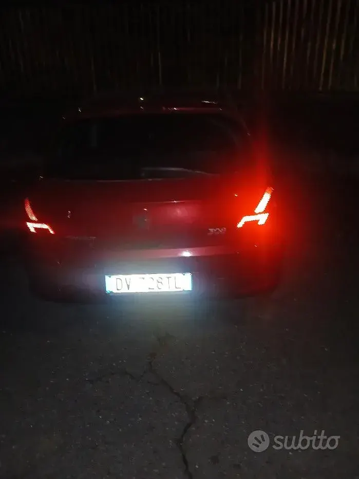 Usata Peugeot 308 112 CV (82 kW) 2009 Rosso Berlina