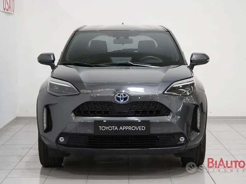 Usata Toyota Yaris Cross Trend 116 CV (85 kW) 2022 Grigio SUV