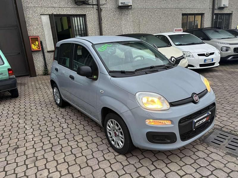 Usata Fiat Panda Easy 94 CV (69 kW) 2022 Argento Utilitaria