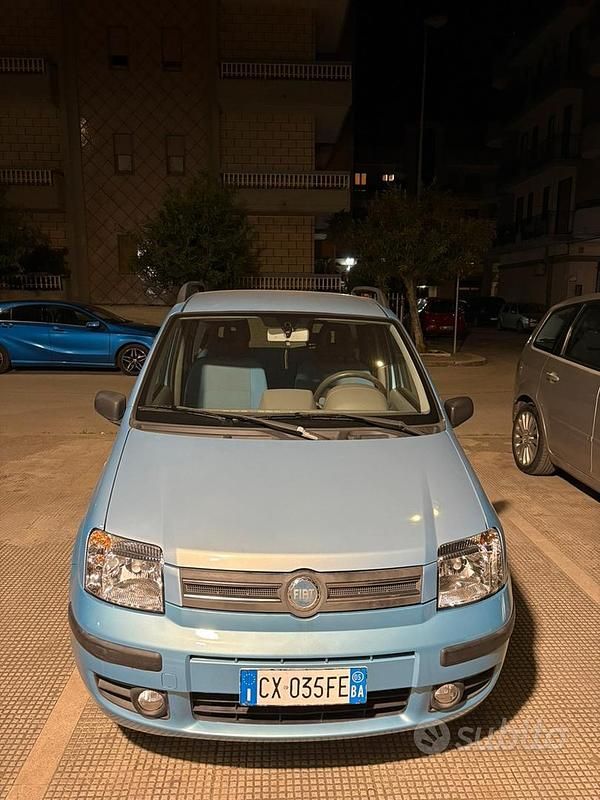 Usata Fiat Panda Dynamic 69 CV (50 kW) 2005 Blu Utilitaria