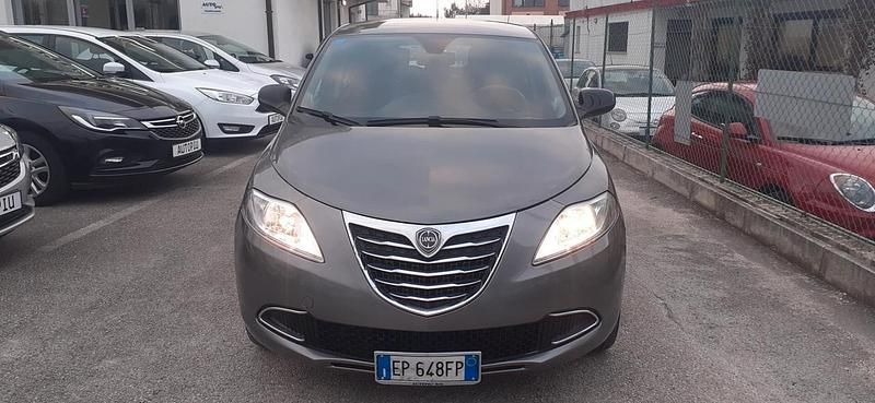 Usata Lancia Ypsilon Silver 95 CV (69 kW) 2012 Grigio Utilitaria