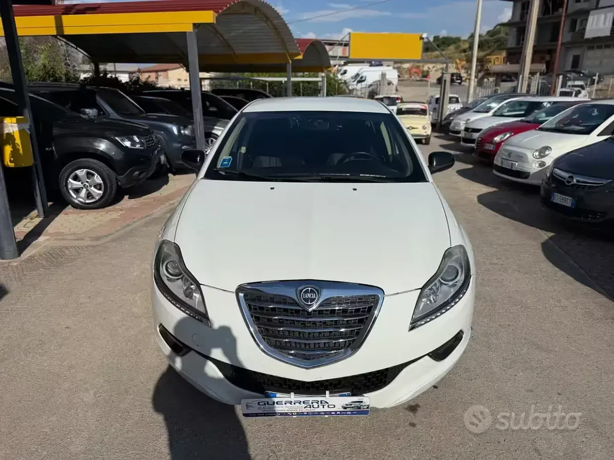 Usata Lancia Delta 120 CV (88 kW) 2014 Bianco Utilitaria