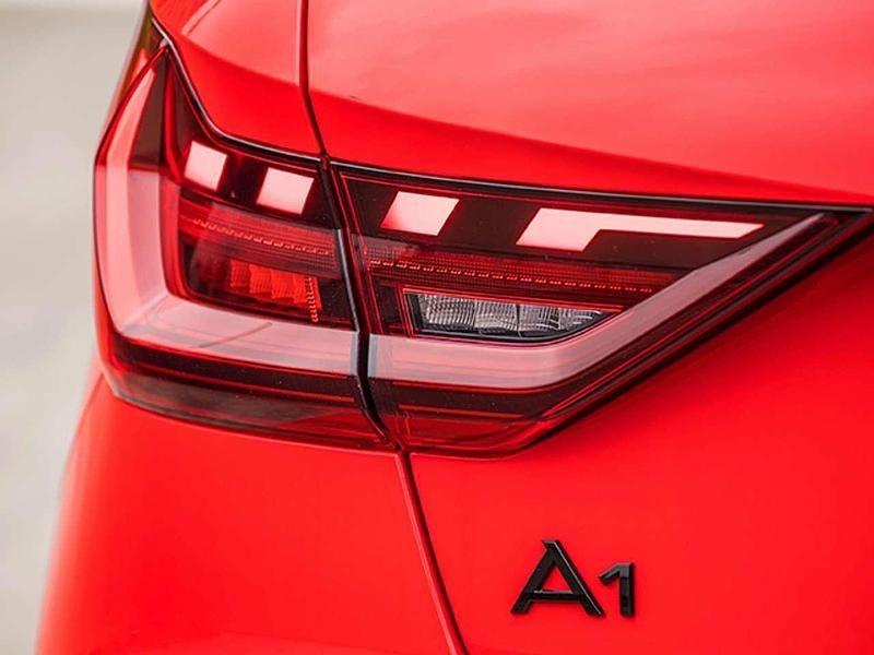 Usata Audi A1 Sportback Admired 110 CV (80 kW) 2021 Rosso progressivo/tetto nero Utilitaria