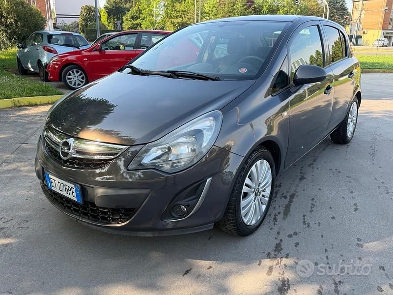 Usata Opel Corsa 86 CV (63 kW) 2013 Grigio Utilitaria