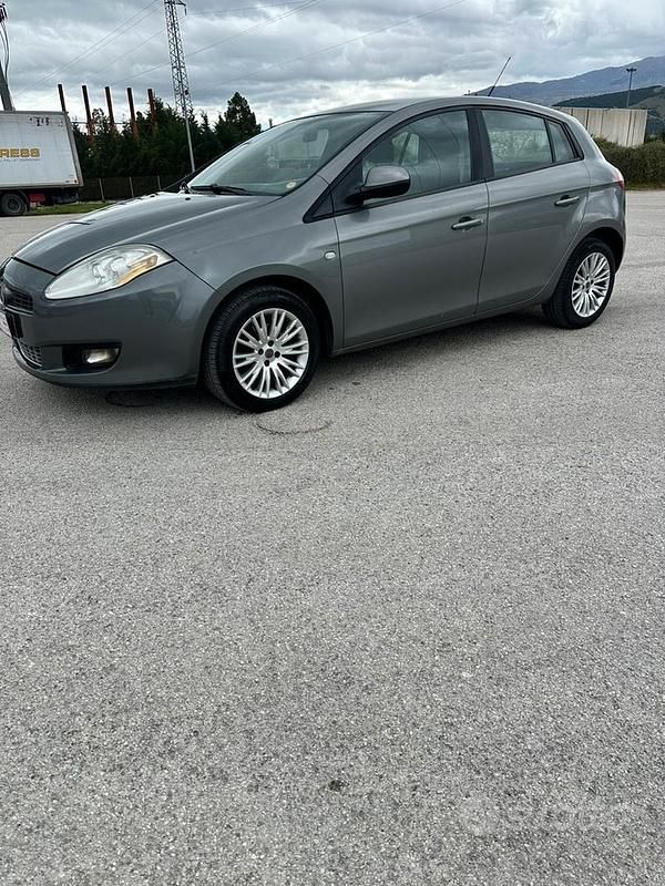 Usata Fiat Bravo 120 CV (88 kW) 2010 Utilitaria