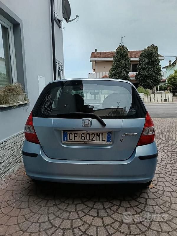 Usata Honda Jazz 78 CV (57 kW) 2003 Blu Utilitaria