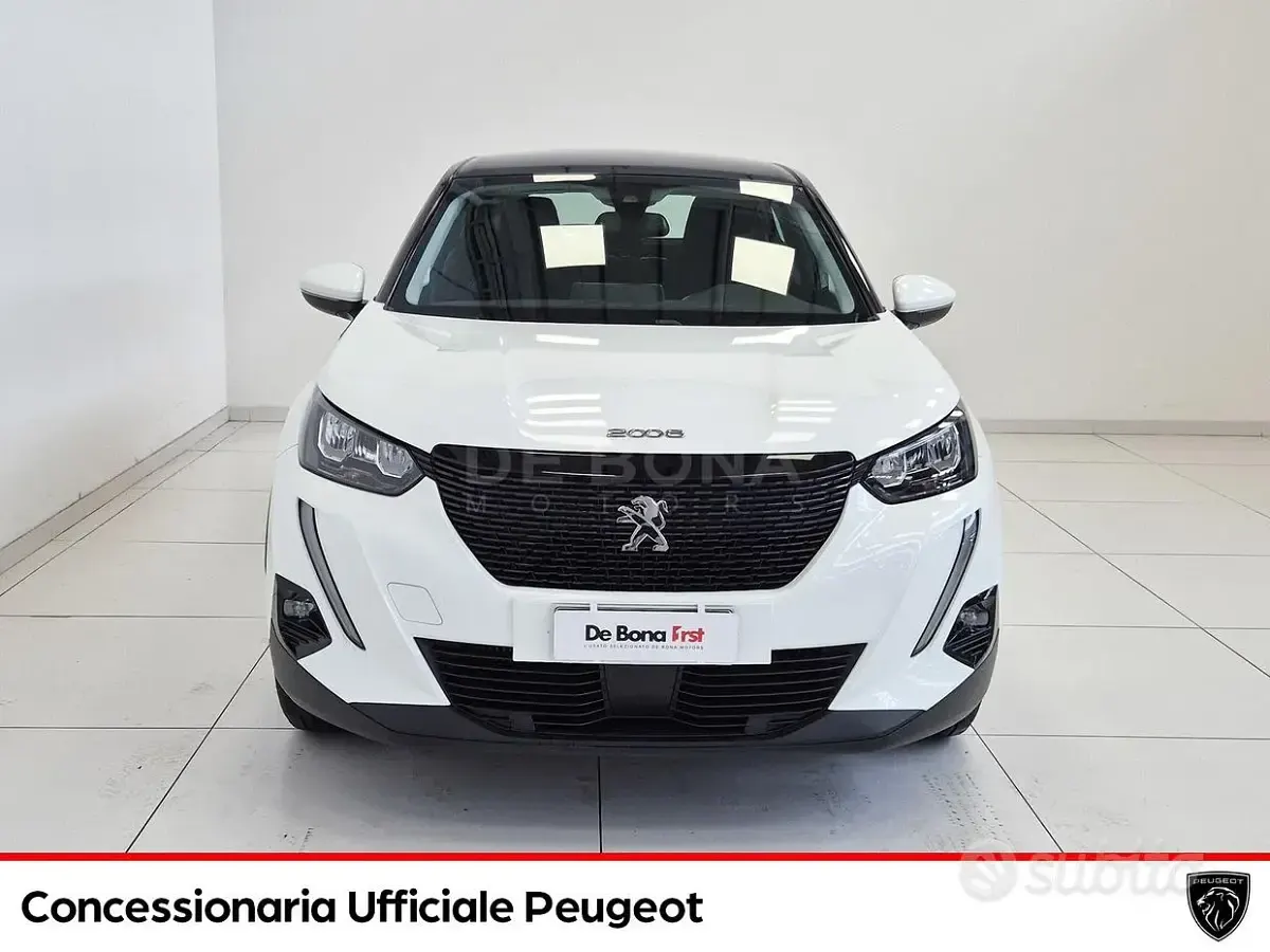 Usata Peugeot 2008 Active 102 CV (75 kW) 2020 Other SUV