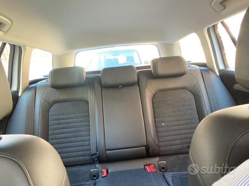 Usata VW Passat Executive 150 CV (110 kW) 2019 Bianco Station wagon