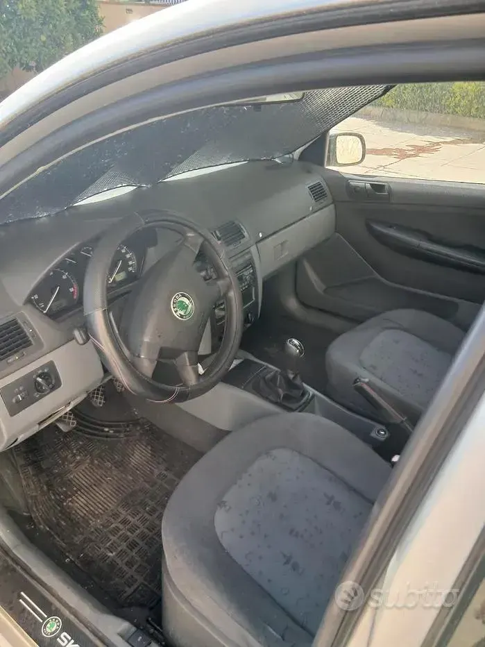 Usata Skoda Fabia 64 CV (47 kW) 2002 Grigio Berlina