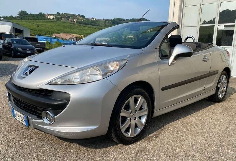 Usata Peugeot 207 CC 120 CV (88 kW) 2008 Argento Cabrio