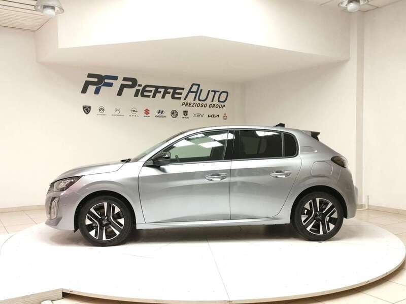 Usata Peugeot 208 Allure 101 CV (74 kW) 2024 Grigio artense Utilitaria