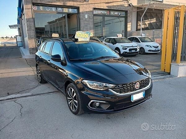 Usata Fiat Tipo Lounge 120 CV (88 kW) 2020 Nero Station wagon