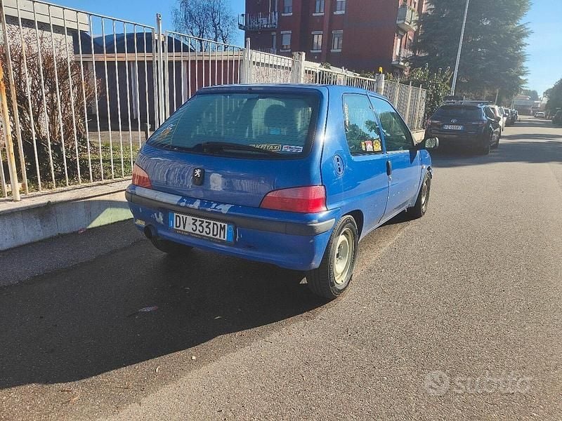 Usata Peugeot 106 Sport 60 CV (44 kW) 2003 Blu Utilitaria
