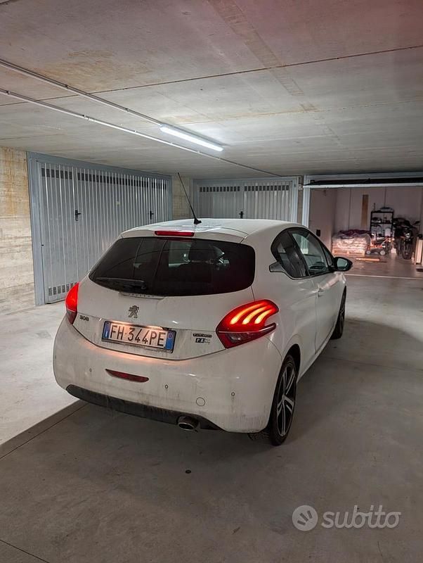 Usata Peugeot 208 2017 Bianco Utilitaria