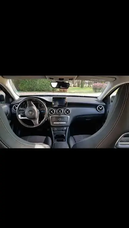 Usata Mercedes A180 109 CV (80 kW) 2016 Berlina