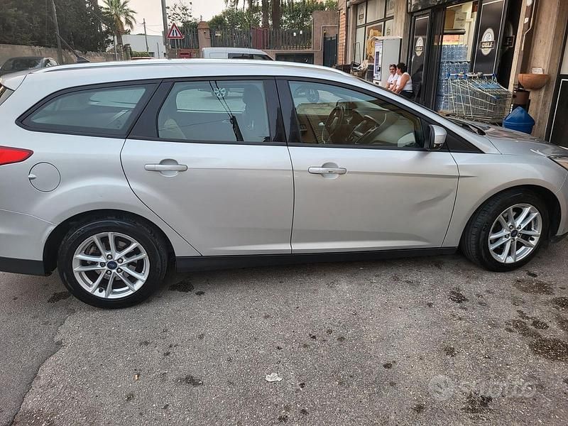 Usata Ford Focus 120 CV (88 kW) 2018 Grigio Station wagon
