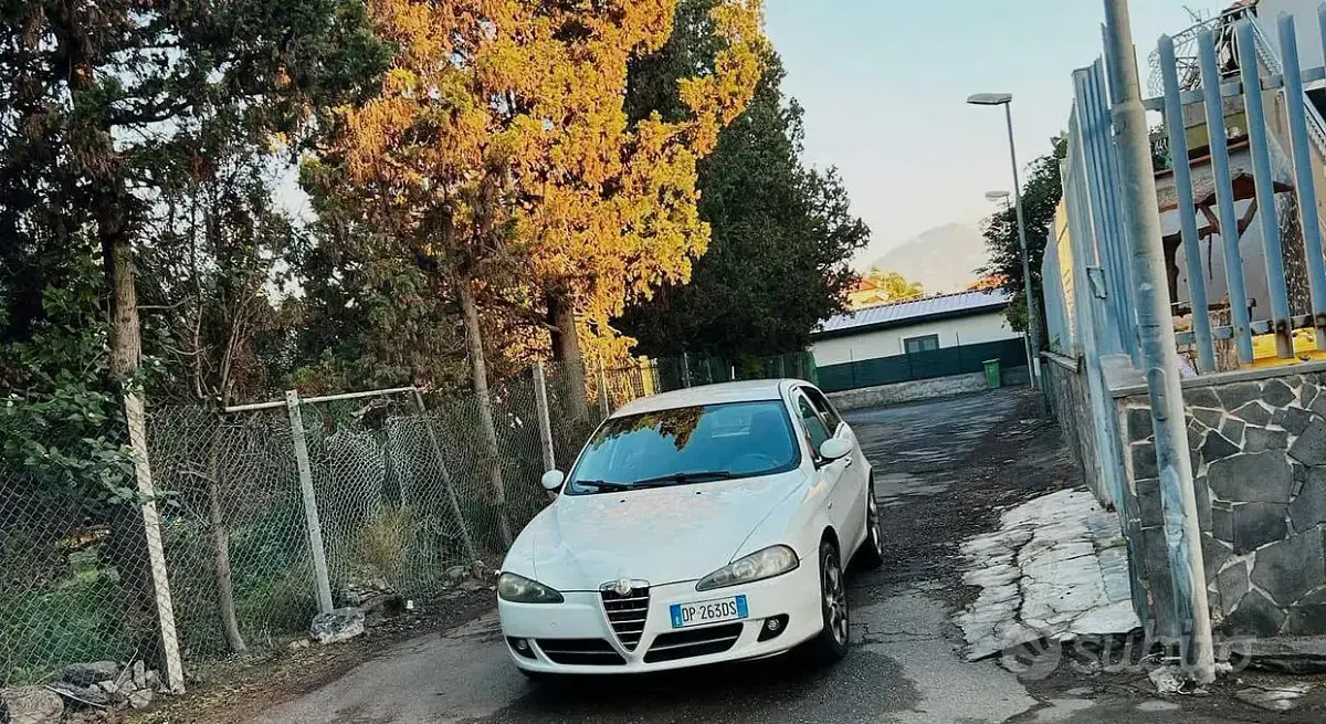 Usata Alfa Romeo 147 116 CV (85 kW) 2008 Bianco Utilitaria