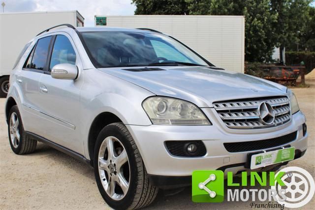 Usata Mercedes ML320 Sport 224 CV (164 kW) 2007 Grigio SUV