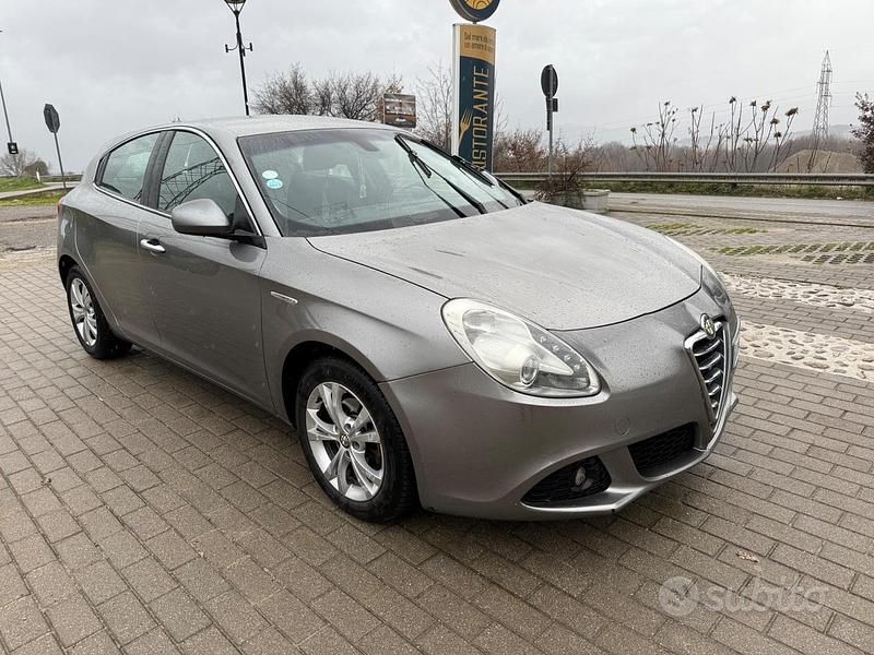 Gebraucht Alfa Romeo Giulietta Exclusive 105 PS (77 kW) 2011 Grau Kleinwagen