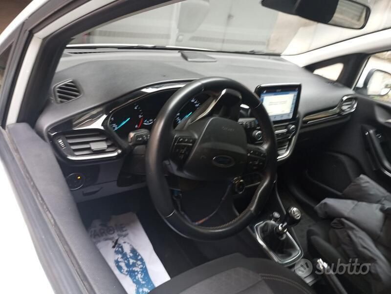 Usata Ford Fiesta Active 86 CV (63 kW) 2018 Bianco Utilitaria
