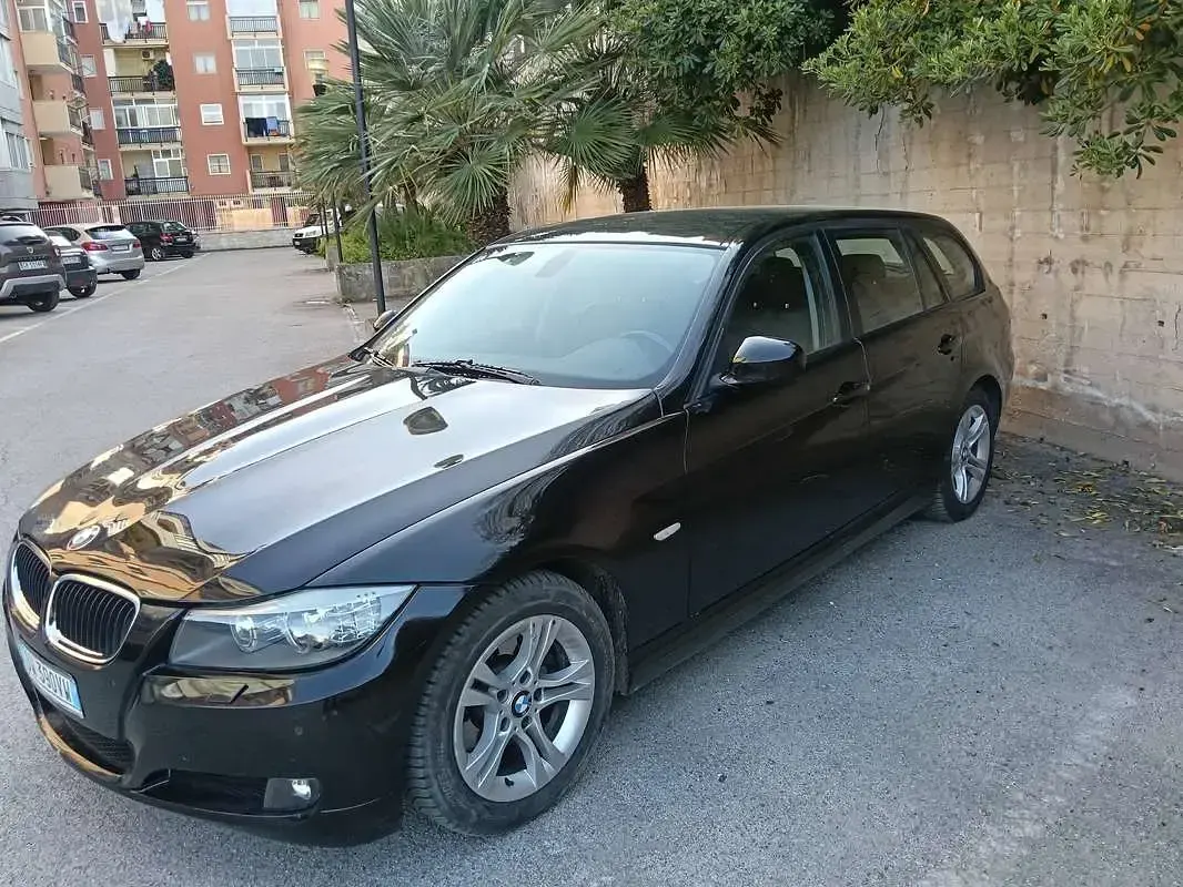 Usata BMW 320 Efficient Dynamics 177 CV (130 kW) 2009 Nero Station wagon