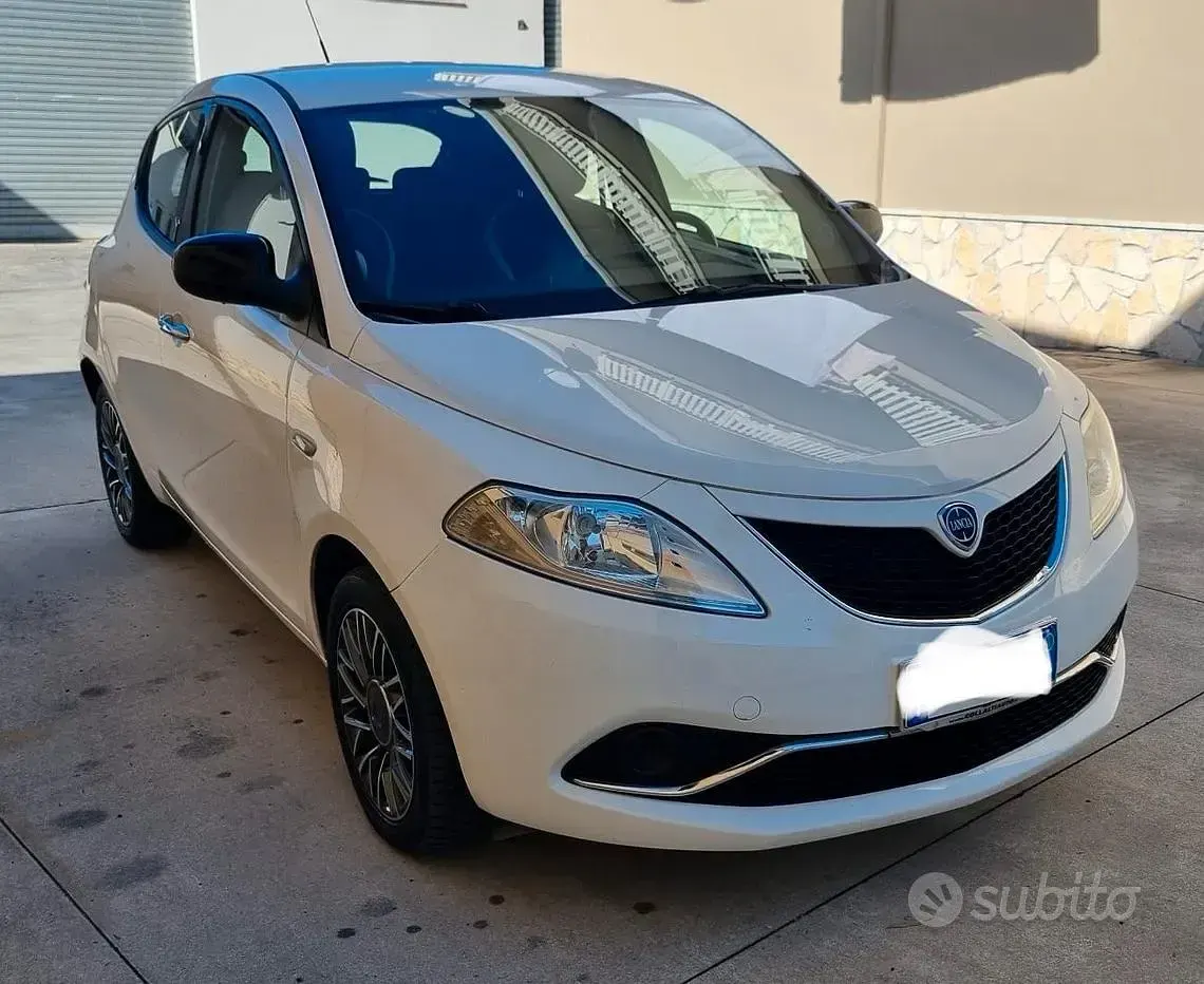 Usata Lancia Ypsilon 95 CV (69 kW) 2016 Utilitaria