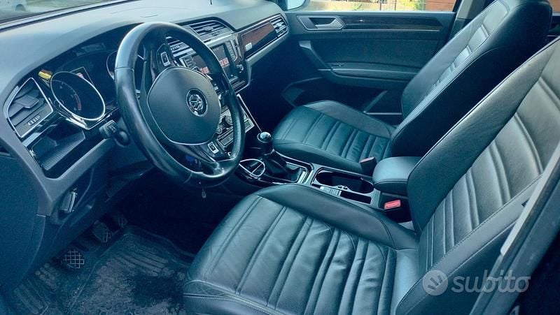 Usata VW Touran 150 CV (110 kW) 2016 Nero Monovolume