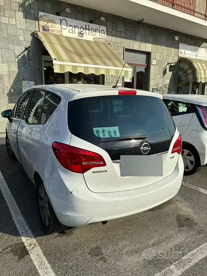 Usata Opel Meriva 110 CV (80 kW) 2011 Bianco Monovolume
