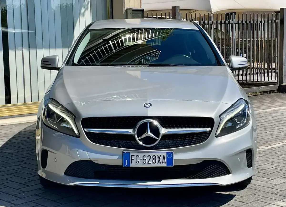 Usata Mercedes A200 136 CV (100 kW) 2017 Argento Berlina