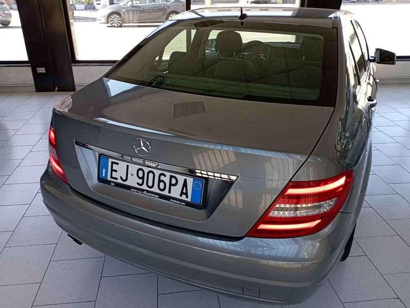 Usata Mercedes C200 136 CV (100 kW) 2011 Grigio Berlina