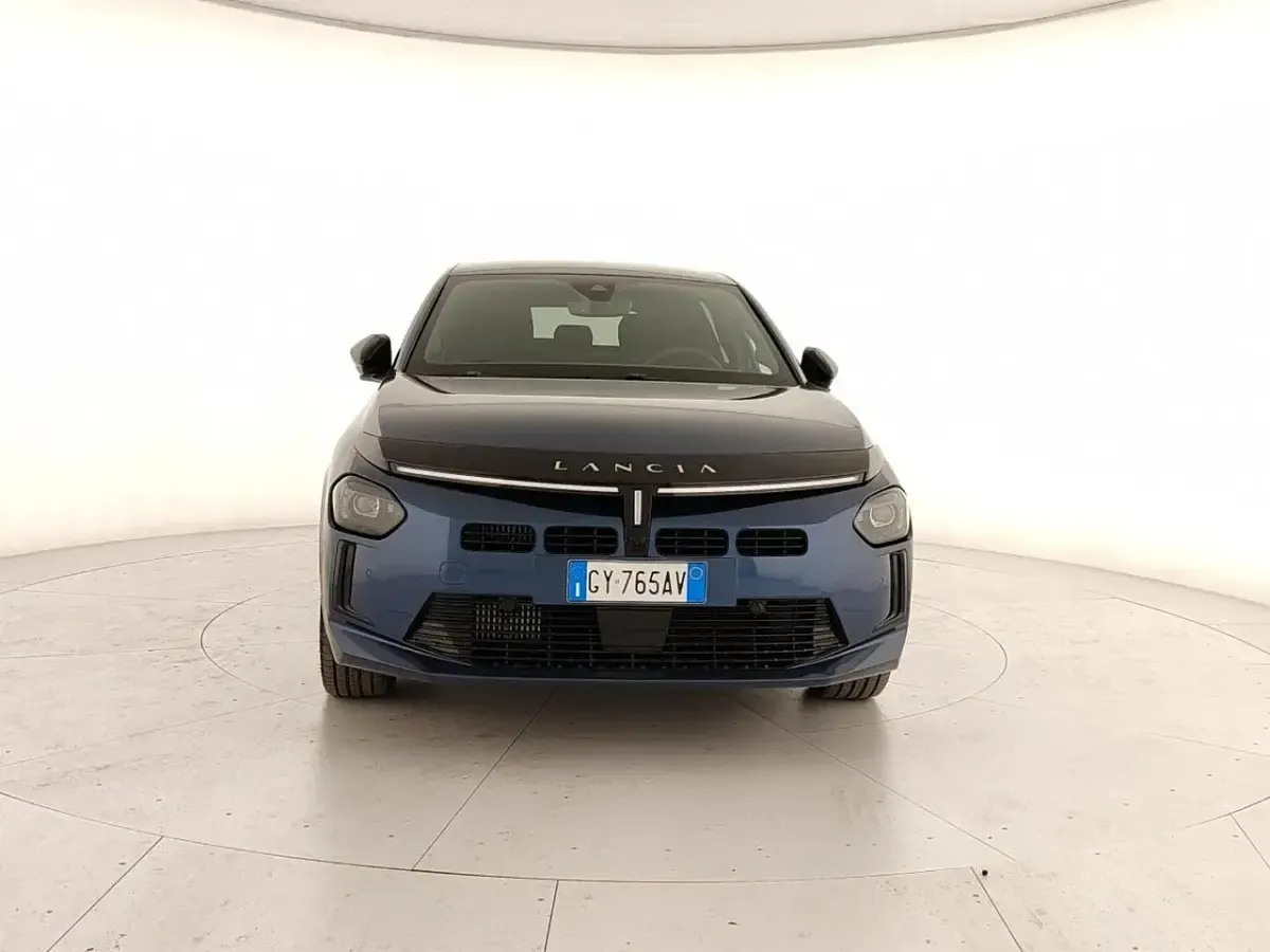 Usata Lancia Ypsilon 100 CV (73 kW) 2025 Blu Utilitaria