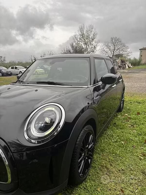 Usata Mini ONE Classic 75 CV (55 kW) 2021 Nero Utilitaria