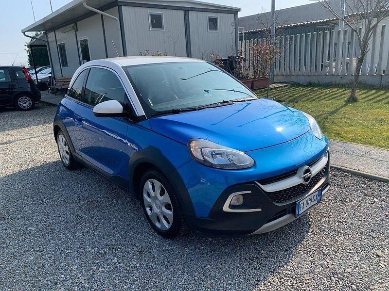 Usata Opel Adam Rocks Rocks 70 CV (51 kW) 2015 Blu Utilitaria