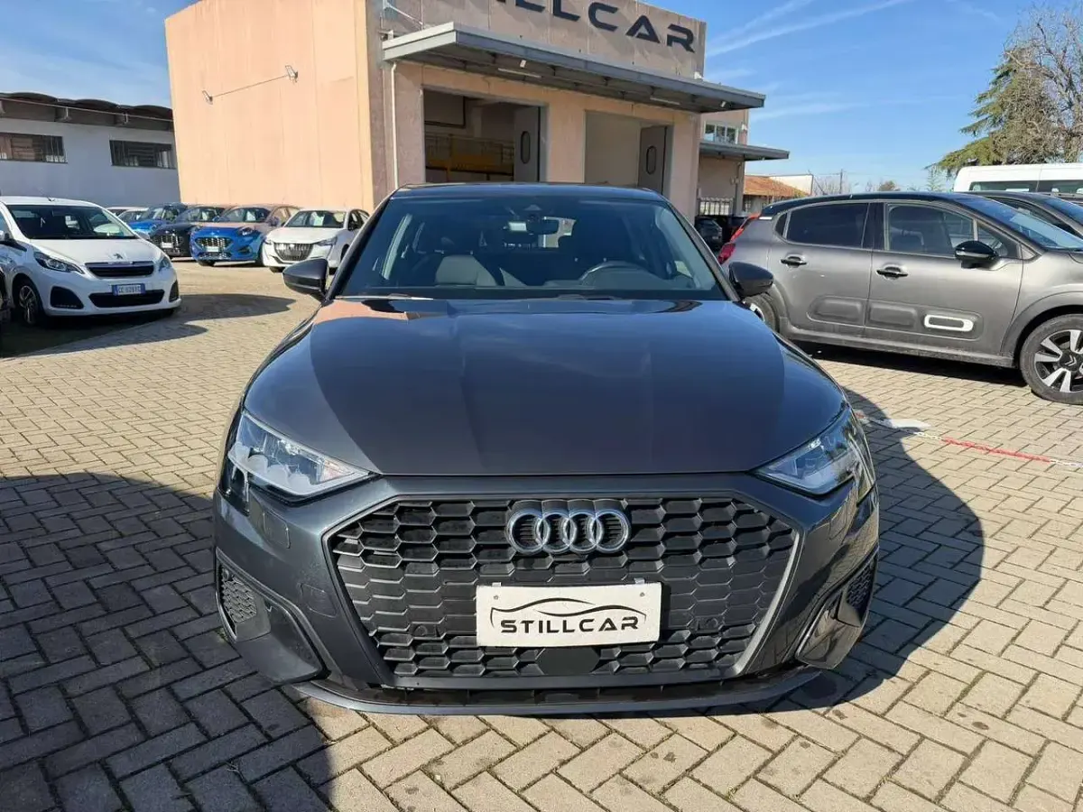 Usata Audi A3 Ambiente 110 CV (80 kW) 2023 Grigio Berlina